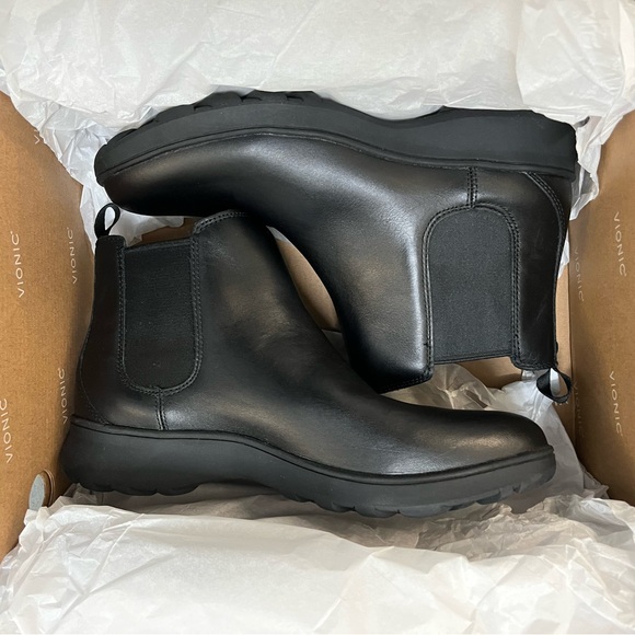 NIB Vionic | Evergreen Chelsea Boot | Black | Size 9 - Picture 3 of 8